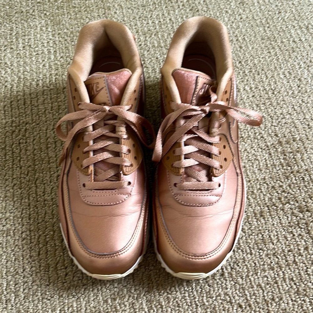 Nike air max rose gold women’s